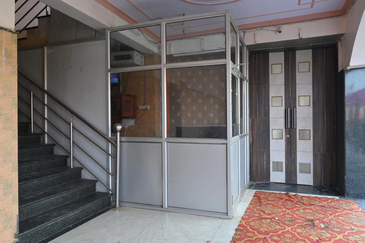 Hotel Mukund Dham-Near Mathura Railway Station Exterior photo