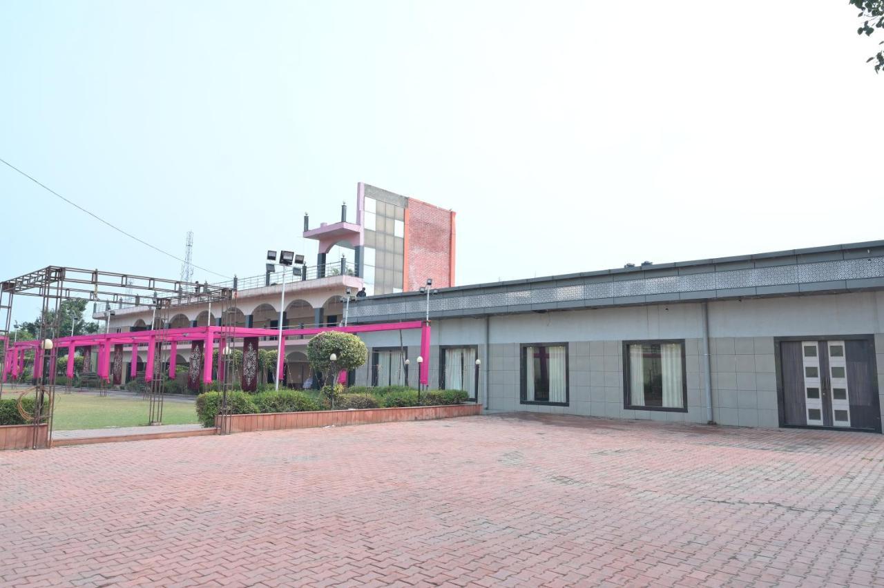 Hotel Mukund Dham-Near Mathura Railway Station Exterior photo